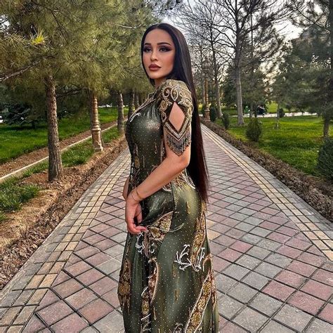 #Tajik girl #таджичка 🇹🇯 | Традиционные платья, Модные снимки, Невеста