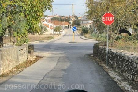 Como Deve Proceder O Condutor De Um Ve Culo Que Circule Em Servi O De