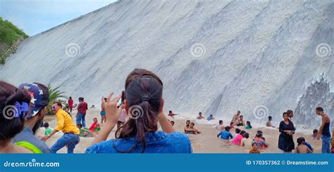 People Spent Some Happy Moments Near Waterfall Editorial Photography ...