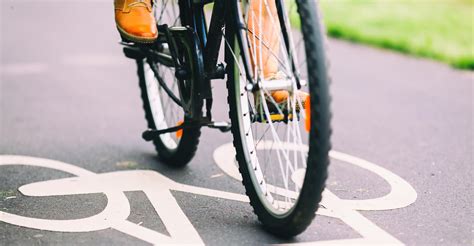 Study: Air pollution has less effect on commuters who ride bikes | IQAir