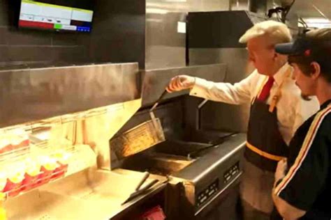 Il Video Di Donald Trump Che Frigge E Vende Patatine Al Mcdonald S