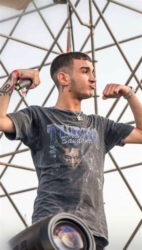 Pin Di Chiara Lorenzetti Su Capo Plaza Cantanti Cantanti Famosi Rapper