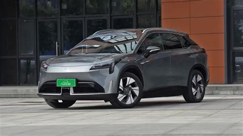 2022 Top 10 Electric Cars With The Longest Range