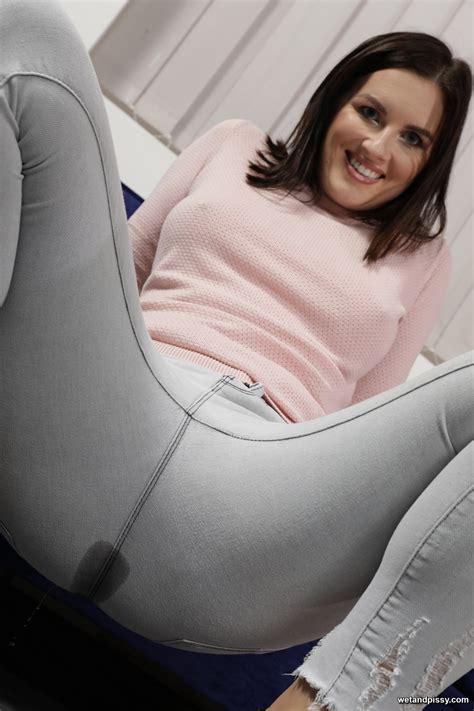 Horny Brunette Babe Jennifer Jane Stuffs Her Pussy With A Big Dildo Photos