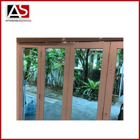 how to fix a folding door