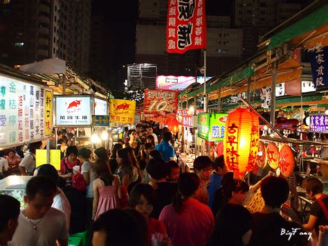 高雄 瑞豐夜市 在地人必逛的熱鬧夜市、好吃的櫥窗滷味 樂活的大方旅行玩樂學~ 痞客邦 Pixnet