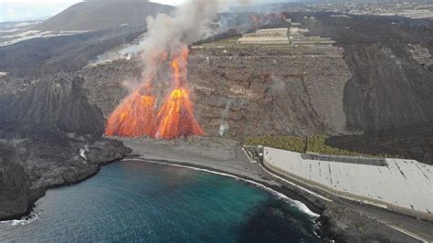 Segunda Colada De Lava Del Volc N Cumbre Vieja Alcanz El Mar