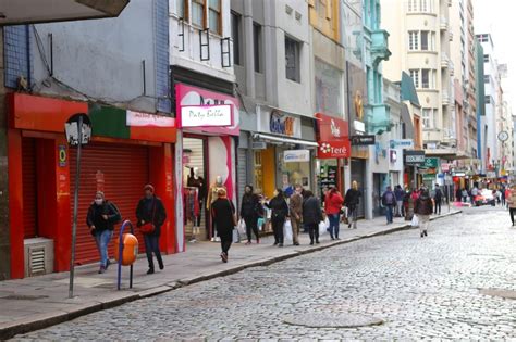 Distanciamento controlado Porto Alegre e quatro regiões estão na