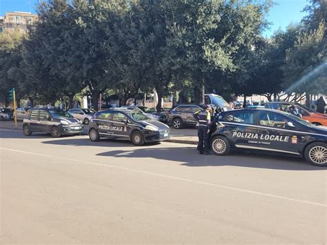 Polizia Locale Foggia Sequestrata Merce Presso Piazza Libert