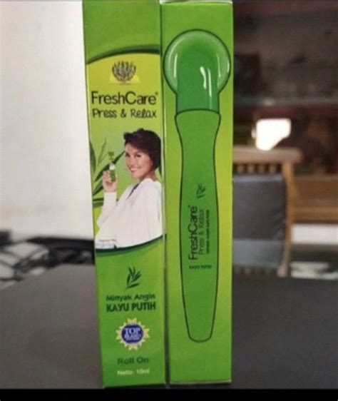 FreshCare KEROK Press And Relax Minyak Angin Kayu Putih Roll On Fresh