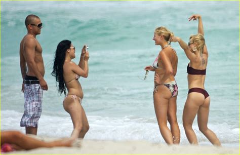 Mena Suvari S Bikini Body Photo 1042311 Bikini Mena Suvari Pictures