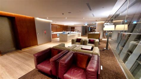 Review Etihad Business Class Lounge Abu Dhabi Window Seat Preferred