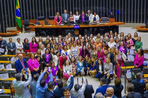 Sessão solene homenageia participação das mulheres na engenharia CREA AM