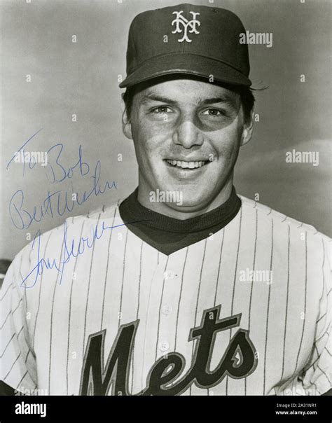 Hall Of Fame Pitcher Tom Seaver En Vintage Autografiada Foto En Blanco