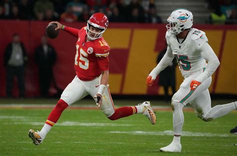 Kansas City Chiefs Vs Miami Dolphins Commentary From Nfl Playoff Game