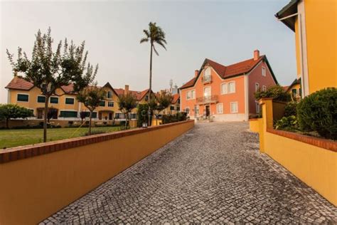 Moradia independente à venda na rua Luis de Camoes 1 Cidade da