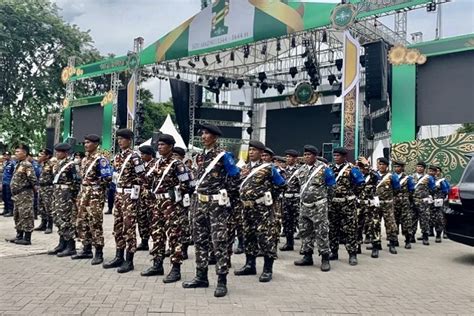 Ramaikan Puncak Satu Abad NU 12 Ribu Banser Tampilkan Koreografi