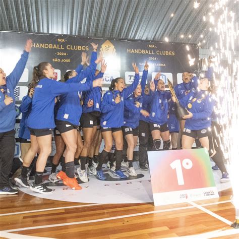 Pinheiros Tricampe O Do Sul Centro Americano De Handebol Feminino