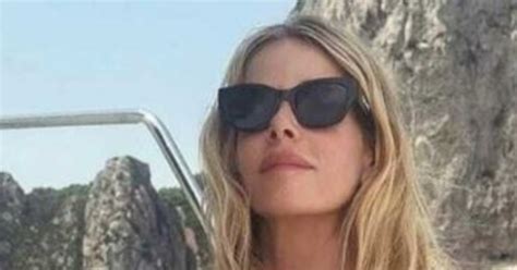 Alessia Marcuzzi a anni è così la foto hot che scalda l estate italiana Libero Quotidiano