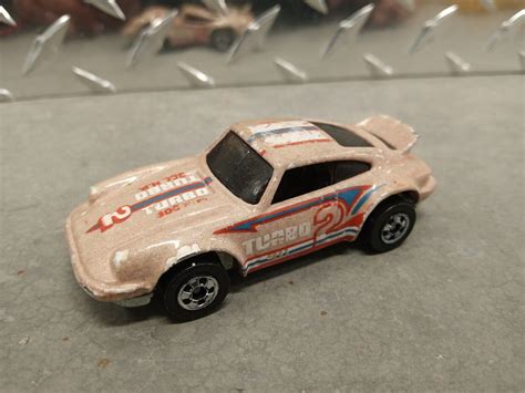 Vintage Hot Wheels PORSCHE TURBO HP P Color Racer Color Changer Values MAVIN