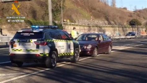 La Guardia Civil Intercepta A Un Conductor Que Circulaba En Direcci N