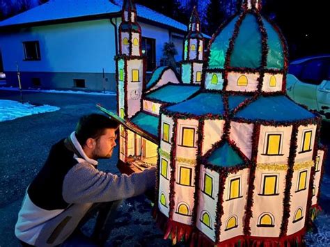 Glöcklerbrauch im Salzkammergut Nacht hell erleuchtet