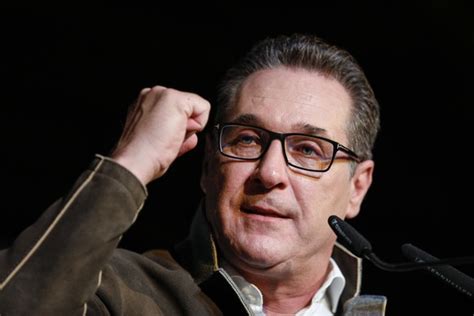 Strache ist zurück Ex FPÖ Chef kandidiert zum Bürgermeister von Wien