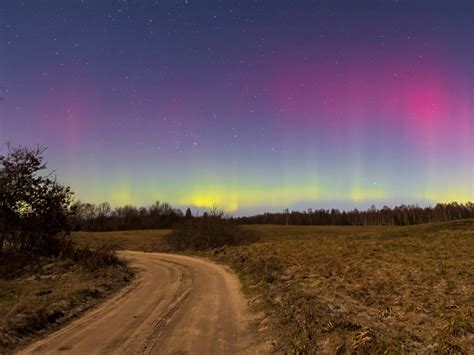 Niesamowita Noc Zorza Polarna Nad Polsk Uwieczniona Z Samolotu