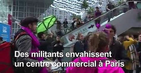 Vid O Climat Extinction R Bellion Occupe Un Centre Commercial Paris