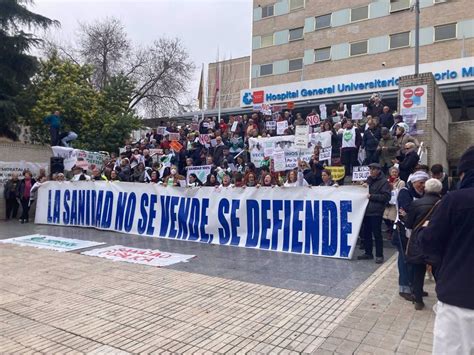 Centenares De Vecinos Claman Ante Cinco Hospitales Por Un Refuerzo En