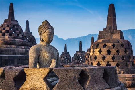 Fakta Unik Tentang Candi Borobudur Yang Jarang Diketahui Kover