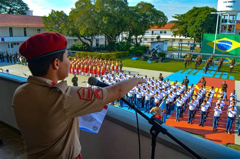 Entrada Dos Novos Alunos No Col Gio Militar Da Vila Militar