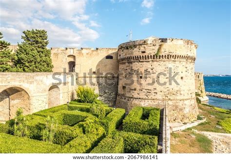 156 Catle Walls Images Stock Photos And Vectors Shutterstock