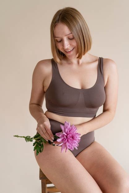 Belle Femme En Lingerie Photo Gratuite