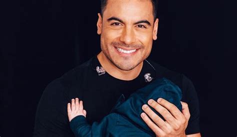 Ternura Carlos Rivera Comparte Tierna Imagen Junto A Su Hijo Le N