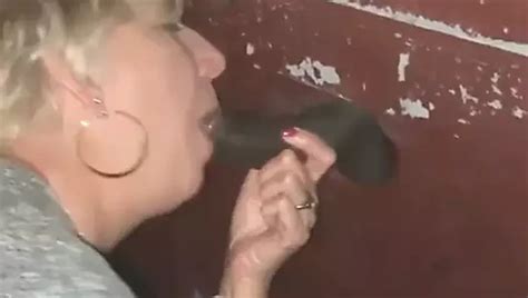 Mature Gloryhole Wife Gets A Big One Xhamster