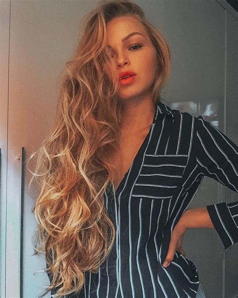 89 Likes 7 Comments Rosiely Tatiane Rosielyytatiane On Instagram Long Blonde Hair Long