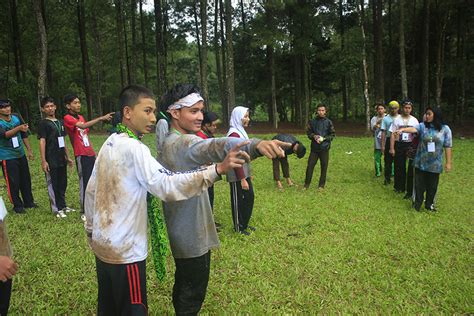 Latihan Dasar Kepemimpinan Siswa Ldks Osis Sma Negeri Giri