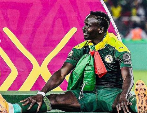 Kisah Kebaikan Sadio Mane Yang Bikin Kagum Bangun Masjid Sekolah