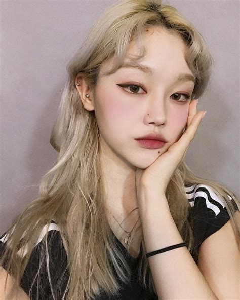 4 màu nhuộm được hội gái xinh sành điệu kết nhất hè này hot nhất lại là một gam màu cực ma mị