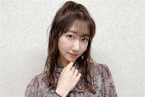 柏木由紀、まるで現役女子高生「大人も着れる」ミニスカ制服姿に「脚ほそっ素敵」 Encount