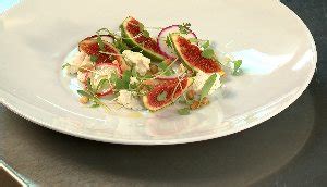 Recette Salade de chèvre aux échalotes figues fraîches radis noix