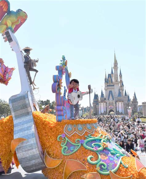 ＜東京ディズニーランド＞パレード刷新、40周年記念イベントでお祝いムード 15日から一般公開 【写真複数あり】 千葉日報オンライン