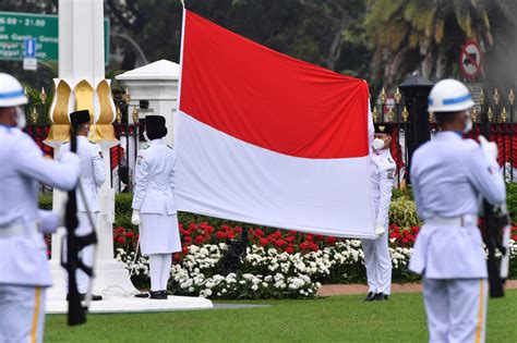 Detik Detik Pengibaran Bendera Merah Putih Di Tengah Pandemi