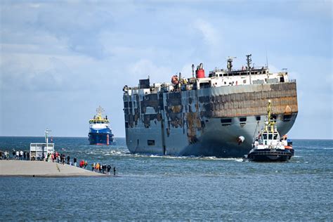 UPDATE Vrachtschip Fremantle Highway Aangekomen Op Eemshaven 112