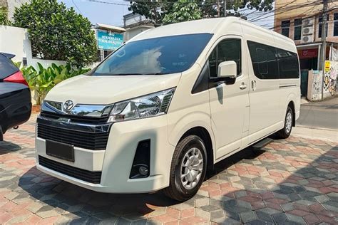 Tips Sewa Hiace Premio Agar Perjalanan Aman Dan Nyaman