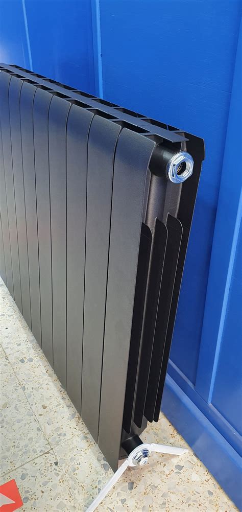 Radiateur Aluminium 10 éléments Noir Elegance confort 2 0 IPS PASOTTI