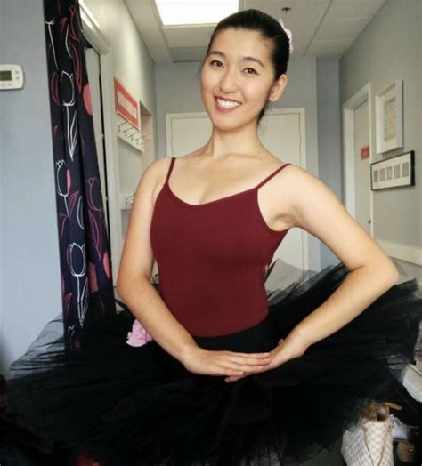 Ballerina Babe Scrolller