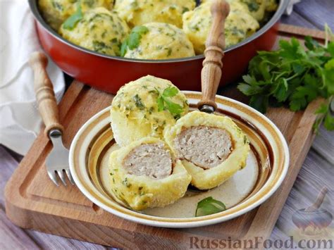 Рецепт: Картофельные шарики-зразы с котлетами, запечённые под сыром на ...