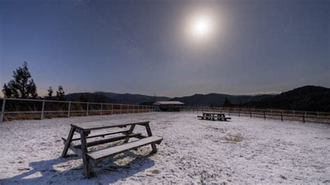 半月に照らされた夏の天の川と雪景色（奈良県）2024年3月2日 │ 星を撮りに行く